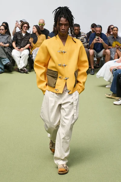 Look 28